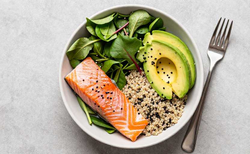 Elderly people must pay attention to their diet if they want to live longer.